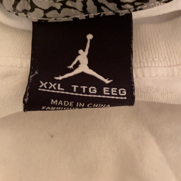 White Air Jordan Shirt w/ half sleeves - Picture 3 of 4